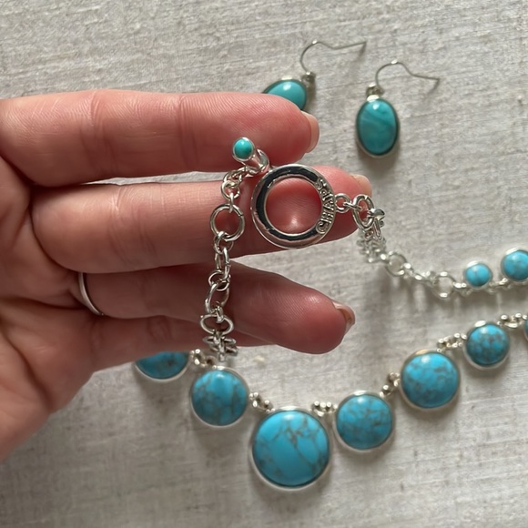 NWOT Turquoise Necklace & Earring Set - Picture 2 of 5